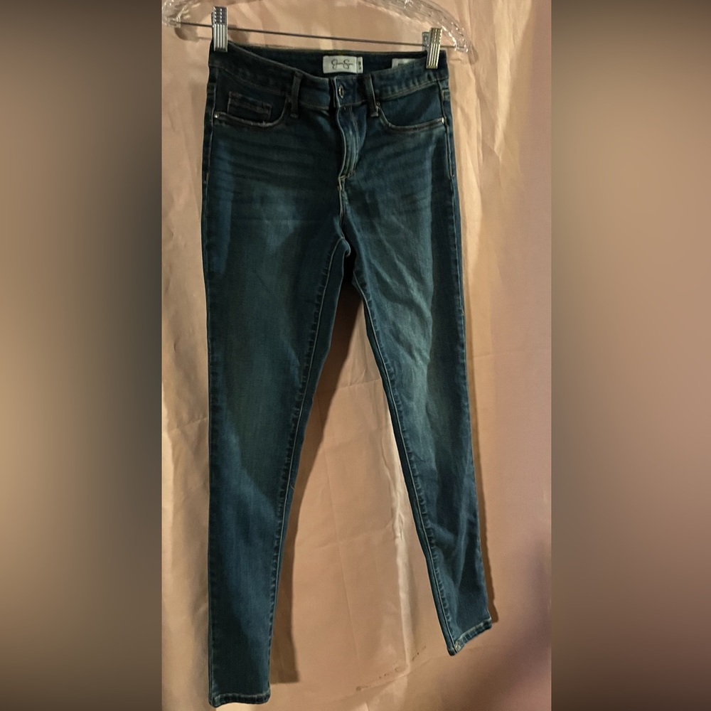 Jesica Simpson kiss me super skinny jeans